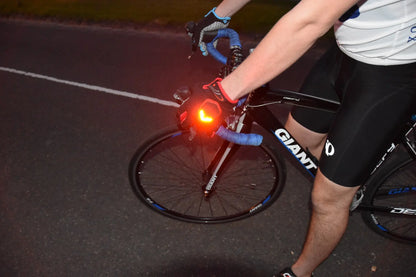 Flashy cycling gloves feature automatic LED turn indicators